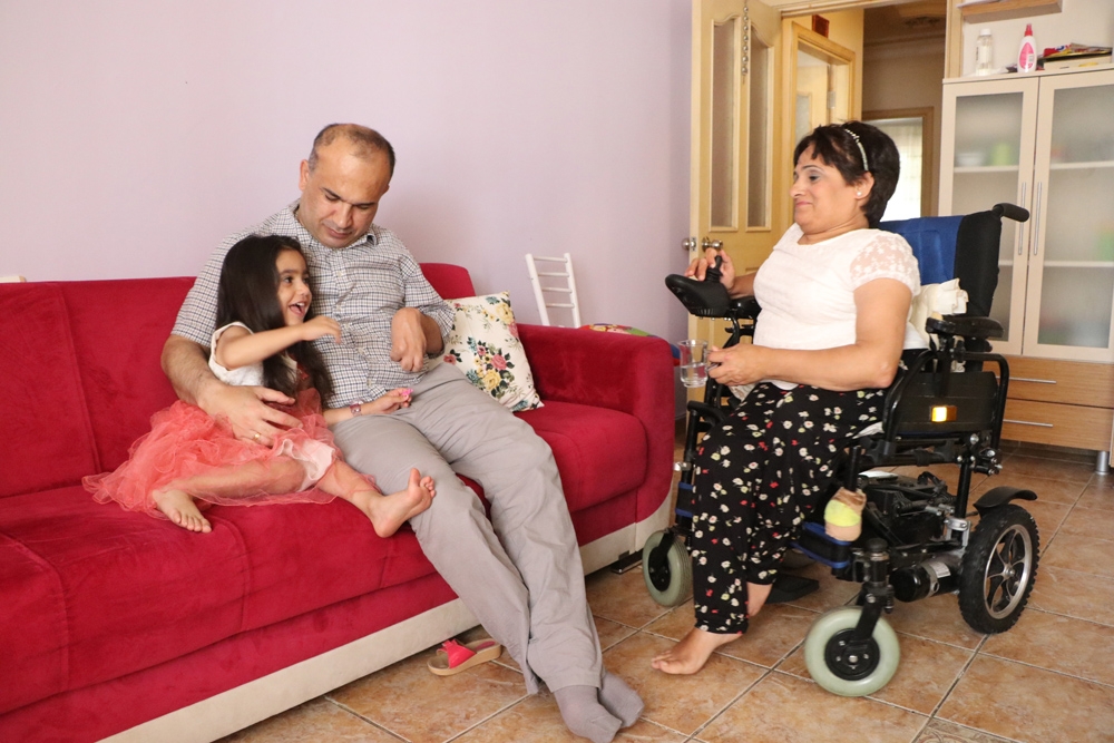 Engelli Ailesinin Hayatına Renk Kattı