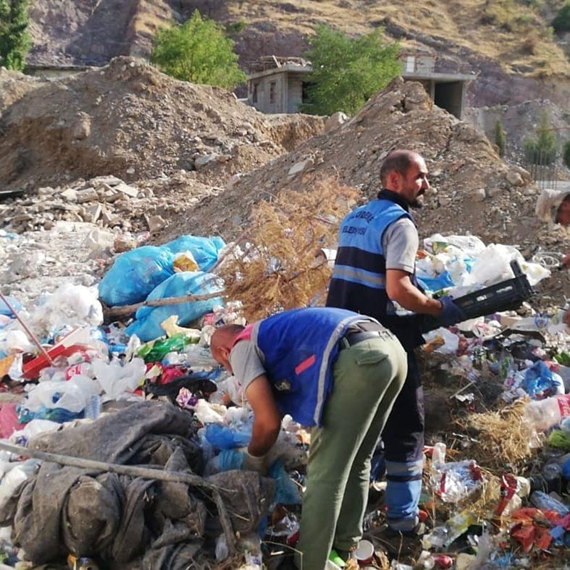 Uluderede Belediyesi temizlik çalışmalarına devam ediyor