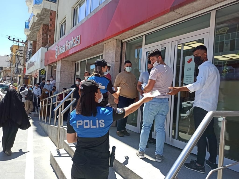 Cizre polisi hırsızlık olaylarına karşı vatandaşları bilgilendirdi