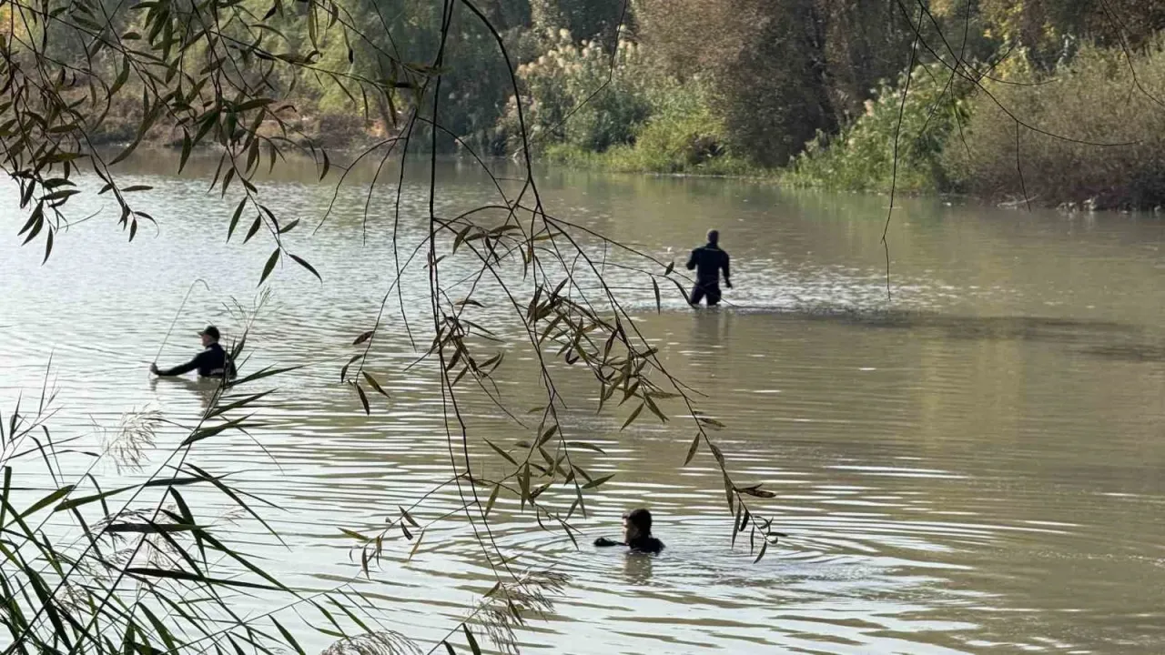Dicle Nehri’nde Kayıp Polis Aranıyor