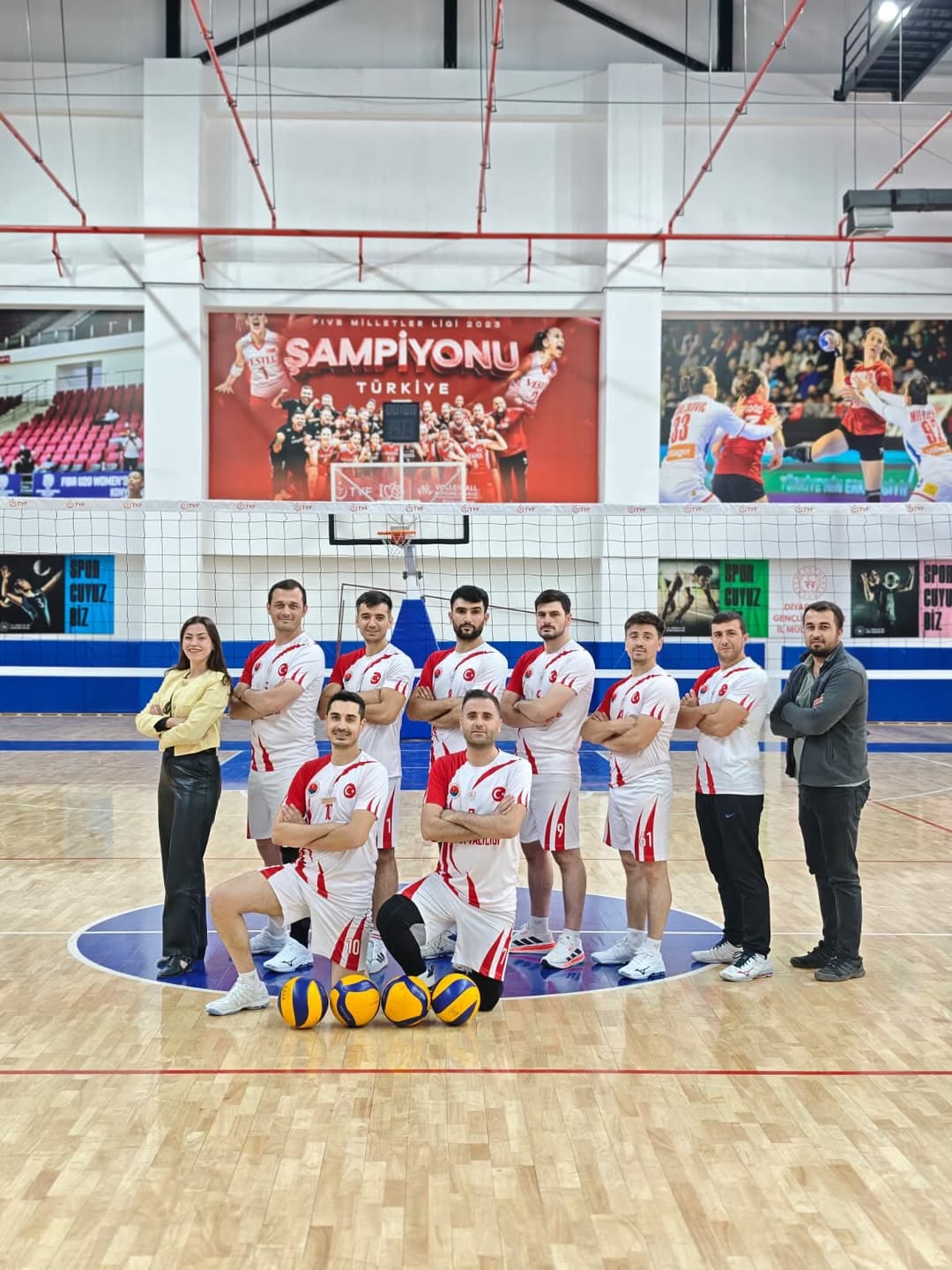 Şırnak Valiliği 73 Voleybol Takımından Çeyrek Finalde Net Zafer!