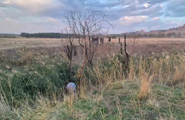 Aranan polis memuru sazlık alanda ölü bulundu