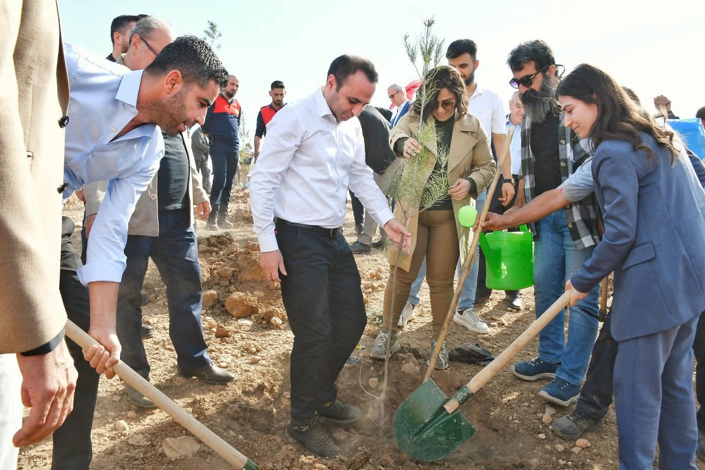 Silopi’de “Yeşil Gelecek” İçin Fidanlar Toprakla Buluştu