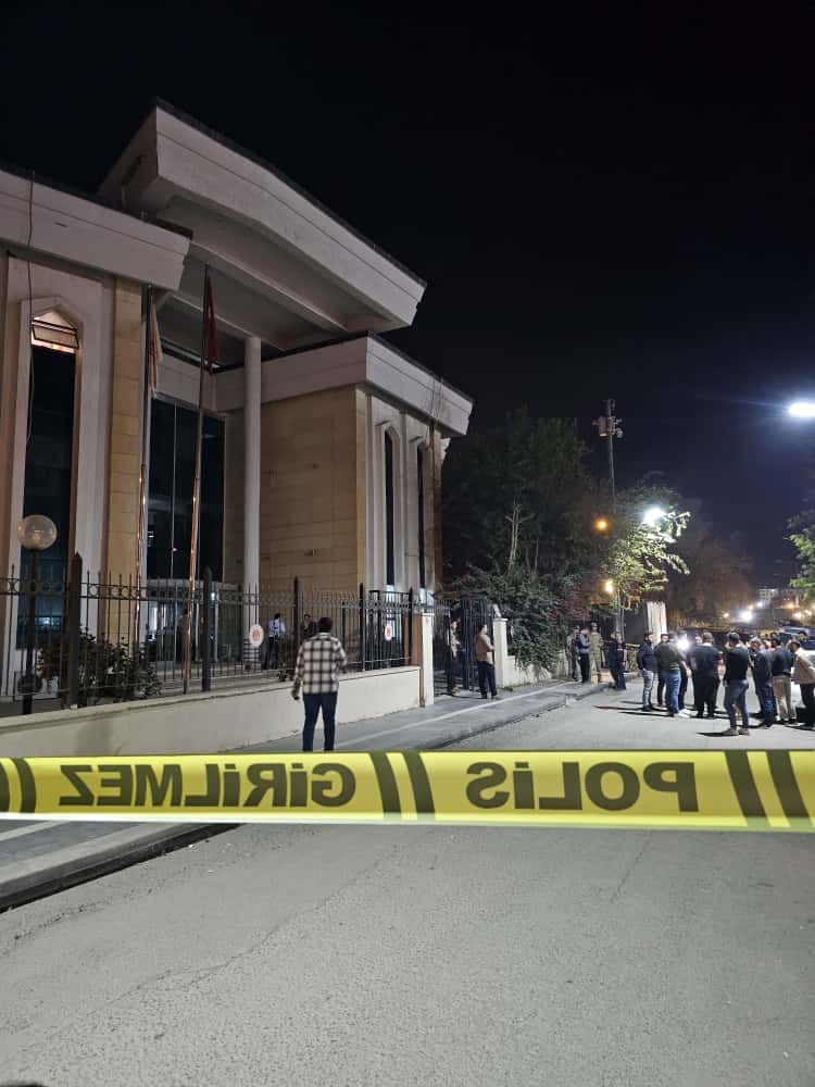 Cizre’de adliye önü karıştı; Saldırıda 2 kişi ağır yaralandı