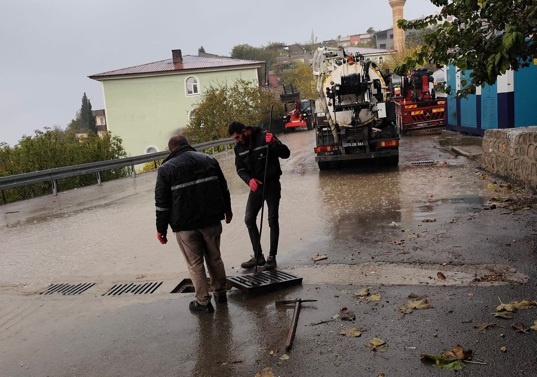 Şırnak’ta Yoğun Yağışlara Karşı Ekipler Aralıksız Çalışıyor
