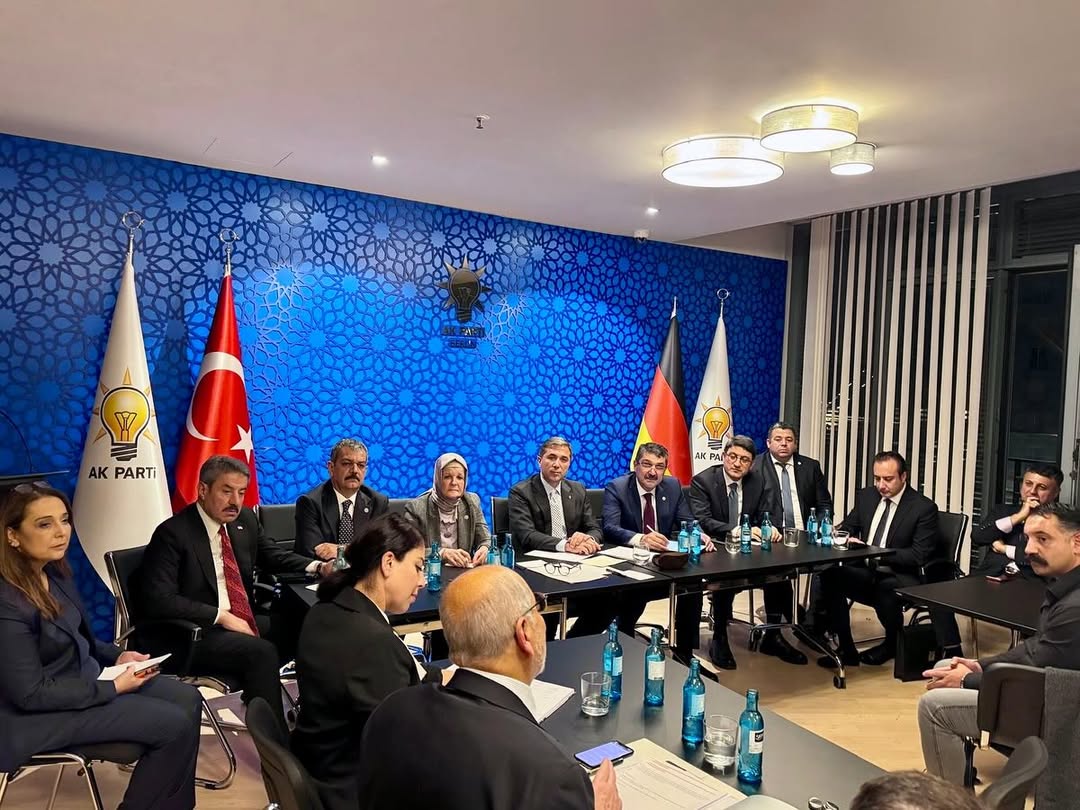 AK Parti Heyeti Ezidi Toplumu ile Görüştü